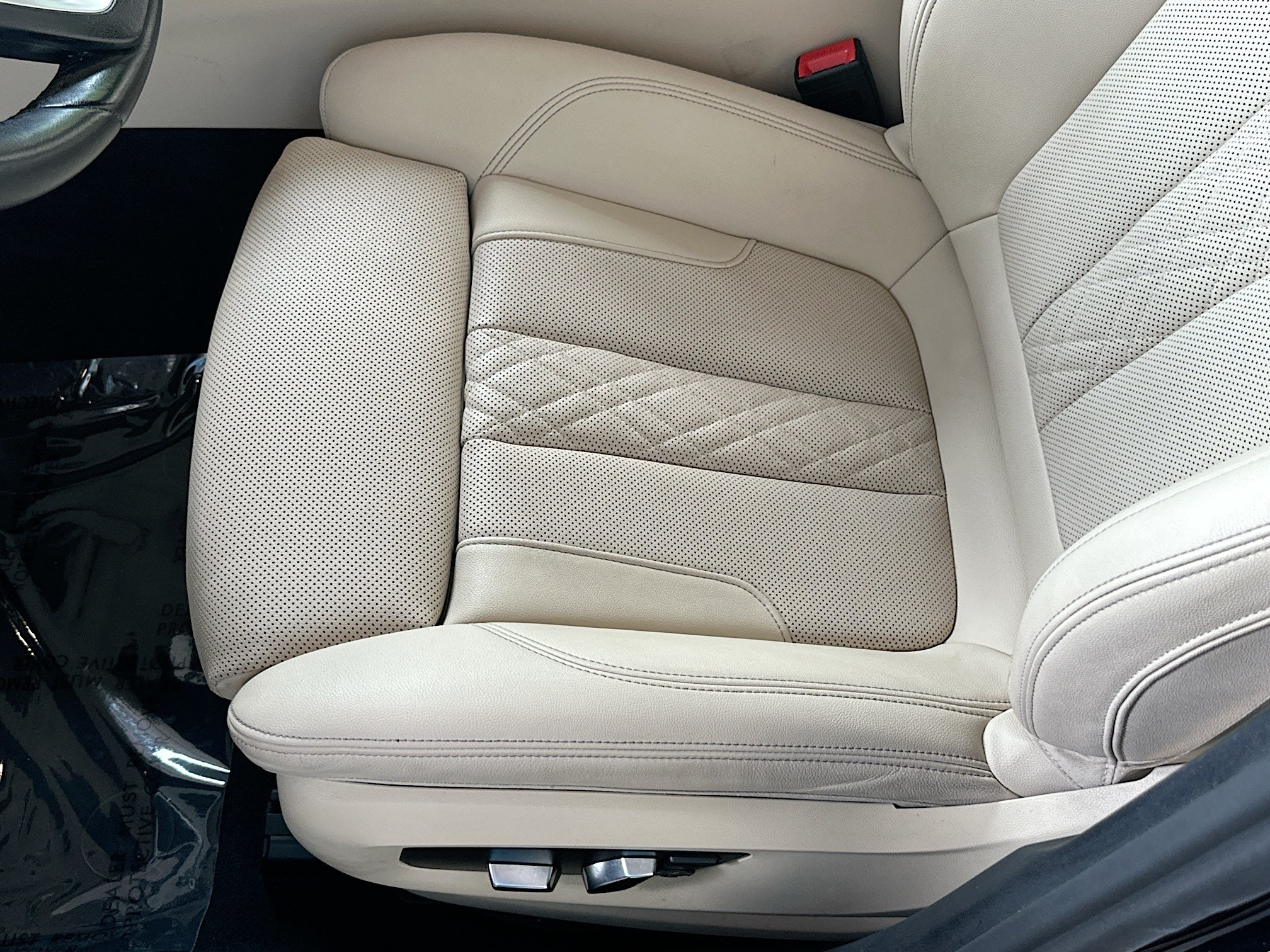 Certified 2023 BMW 530i w/ Convenience Package RWD image 18