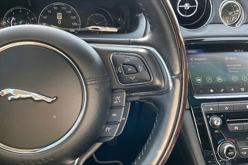 Used 2018 Jaguar XJ R-Sport RWD image 14