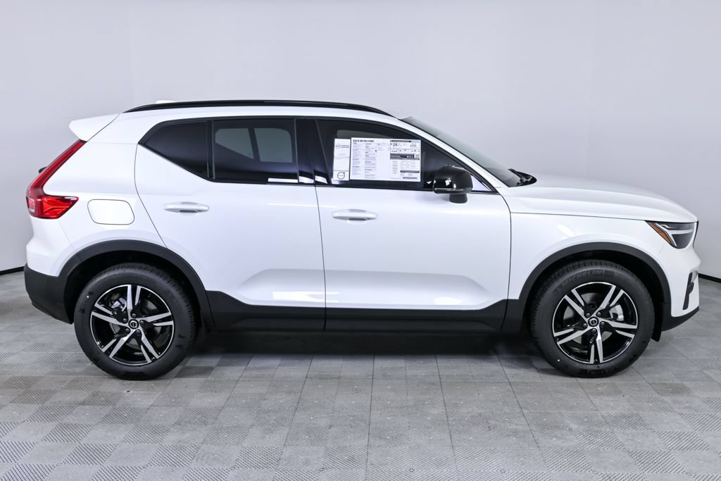 New 2026 Volvo XC40 B5 Core AWD/4WD image 26