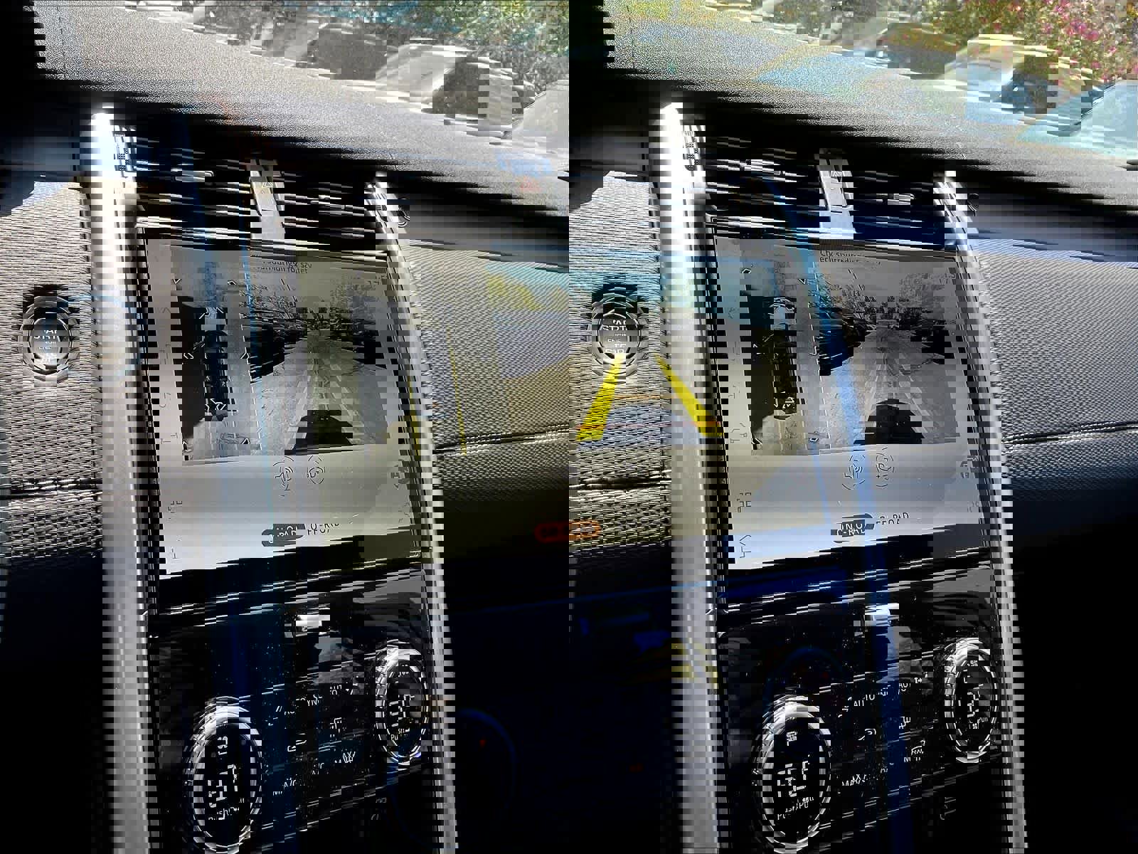 New 2025 Land Rover Discovery Dynamic SE image 20