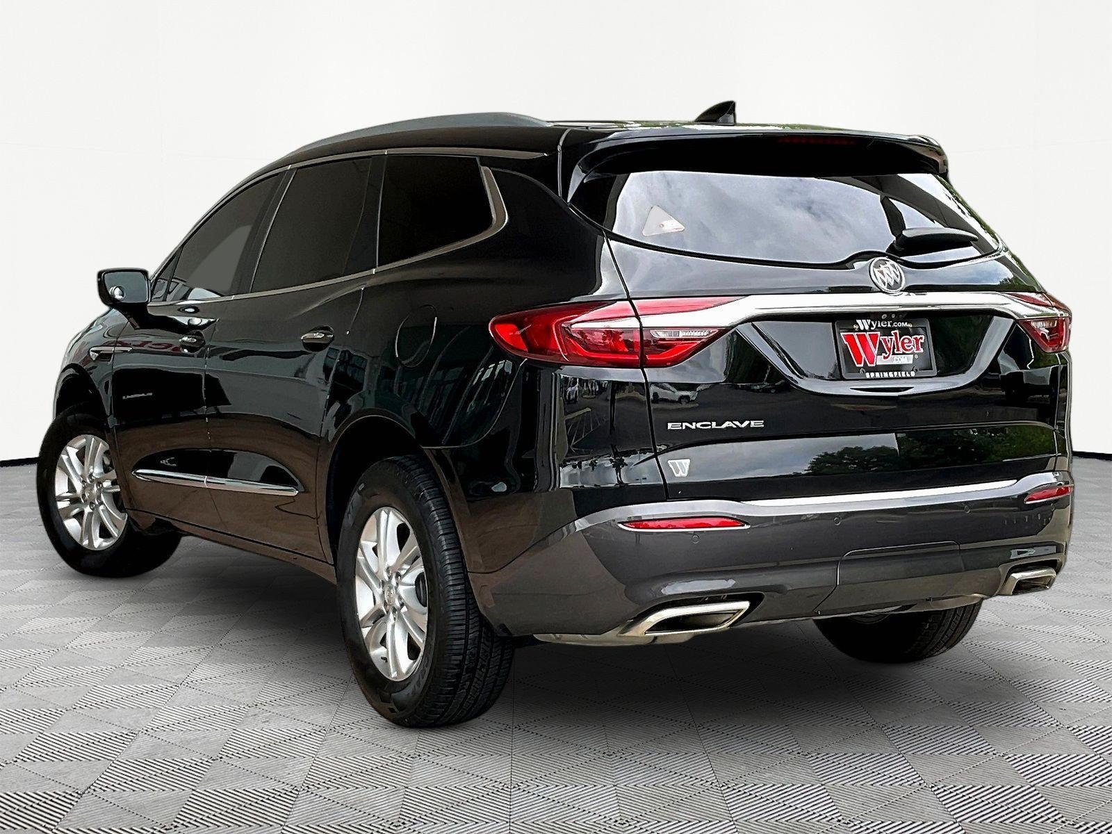 Used 2021 Buick Enclave Essence FWD image 4