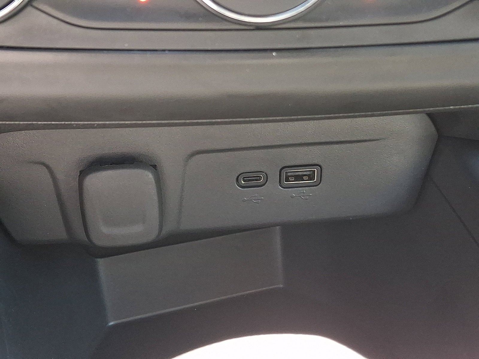Certified 2024 Chevrolet Trax LS w/ LS Convenience Package FWD image 25
