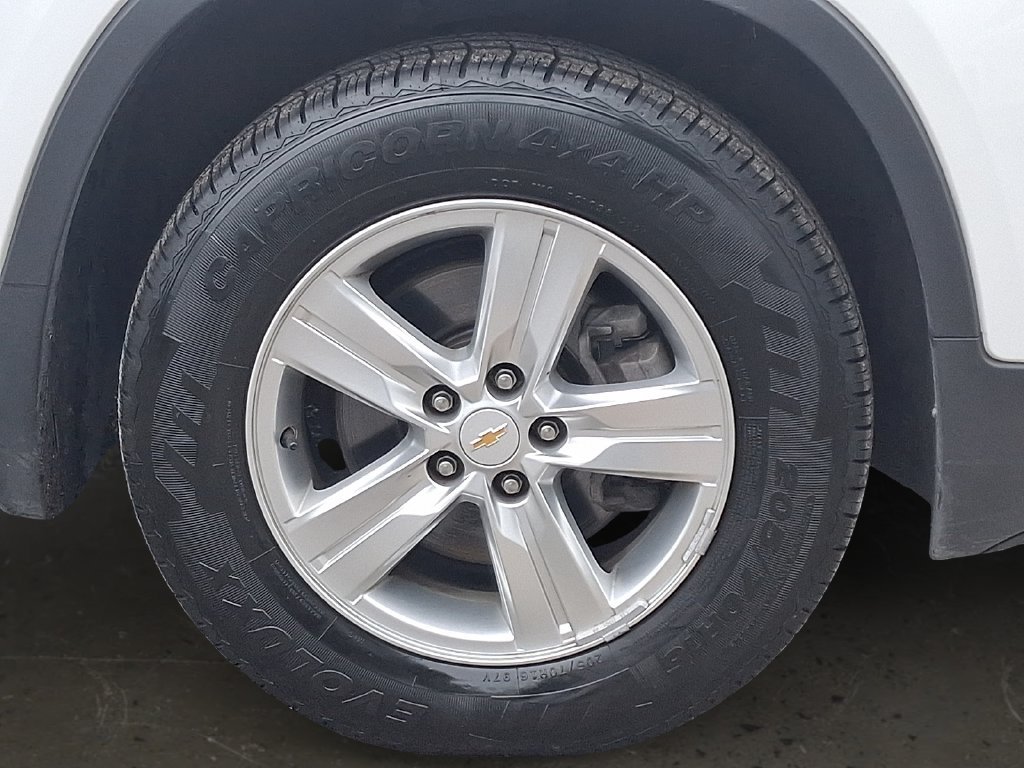 Used 2018 Chevrolet Trax LT w/ LT Convenience Package AWD/4WD image 9