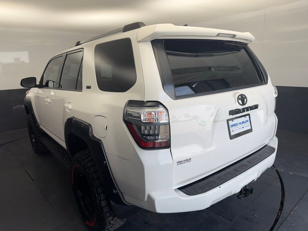 Used 2019 Toyota 4Runner SR5 Premium AWD/4WD image 2