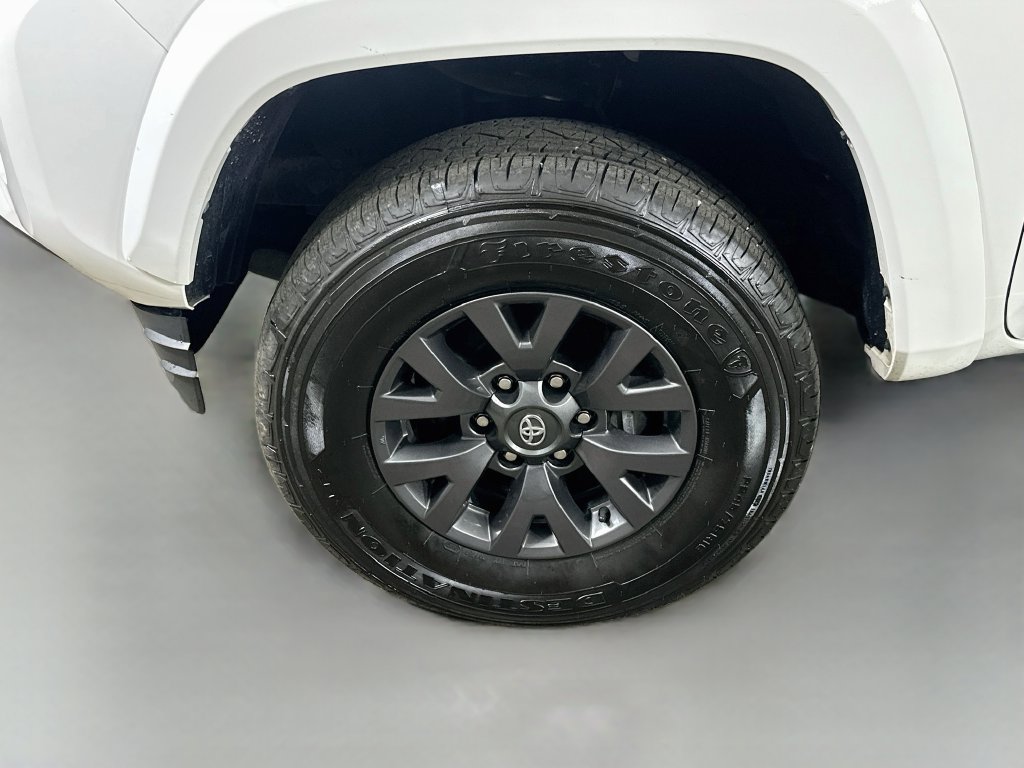 Used 2022 Toyota Tacoma SR5 w/ Technology Package RWD image 8