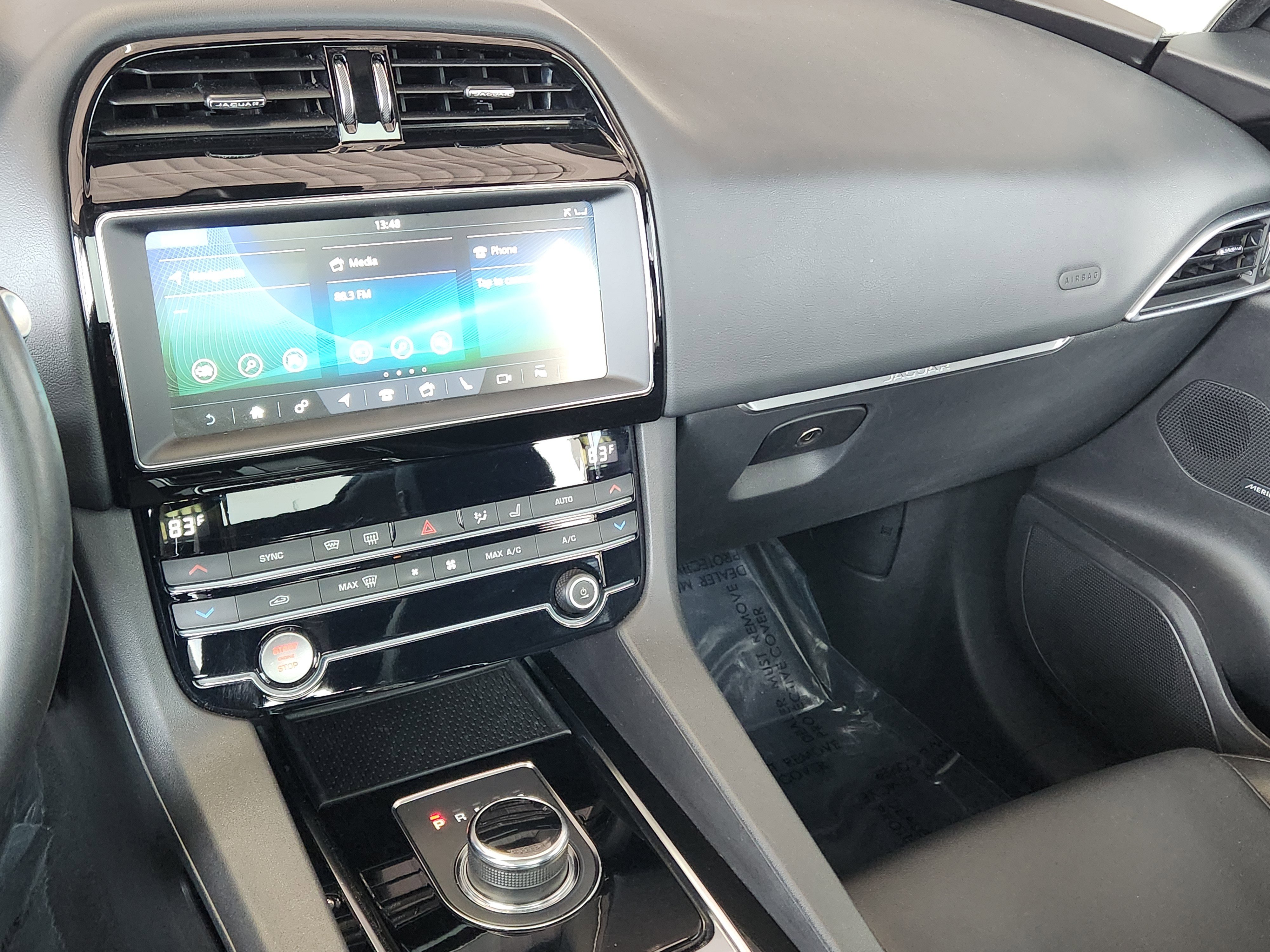 Used 2019 Jaguar F-PACE Premium image 9