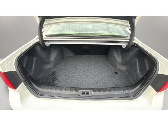 Used 2011 Buick Lucerne CXL FWD image 30