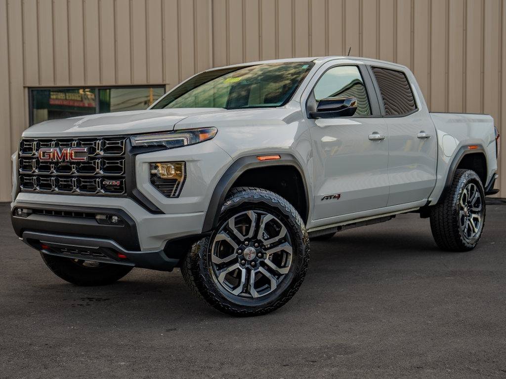 Used 2024 GMC Canyon AT4 w/ AT4 Premium Package AWD/4WD image 6
