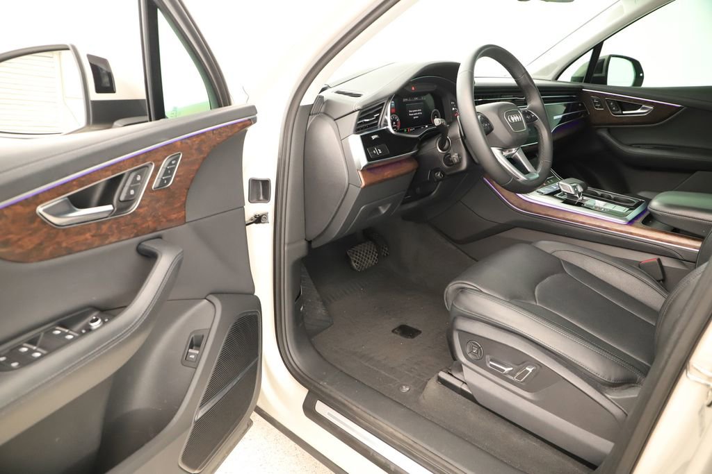 Certified 2023 Audi Q7 3.0T Prestige AWD/4WD image 12