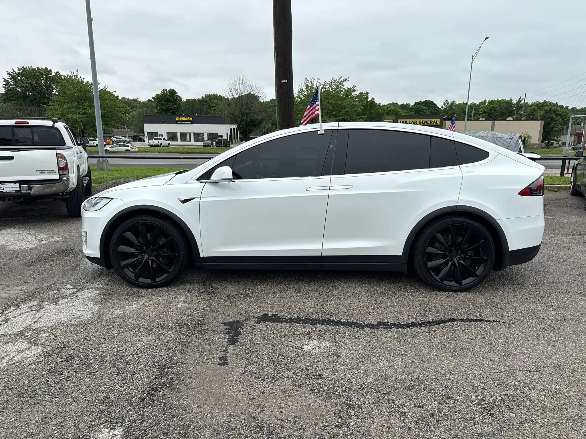 Used 2017 Tesla Model X 100D AWD/4WD image 8