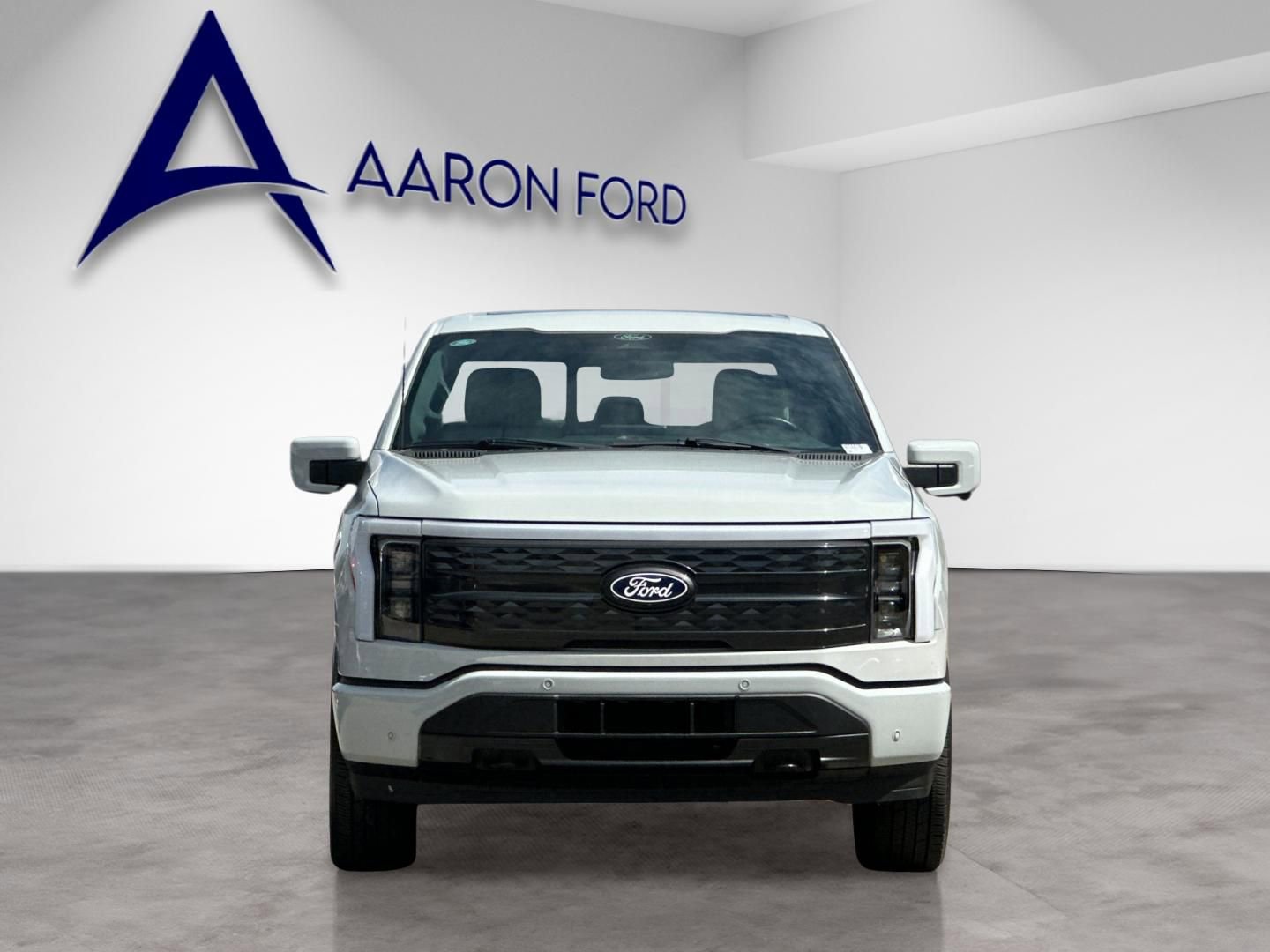 Used 2024 Ford F150 Lightning Platinum AWD/4WD image 9