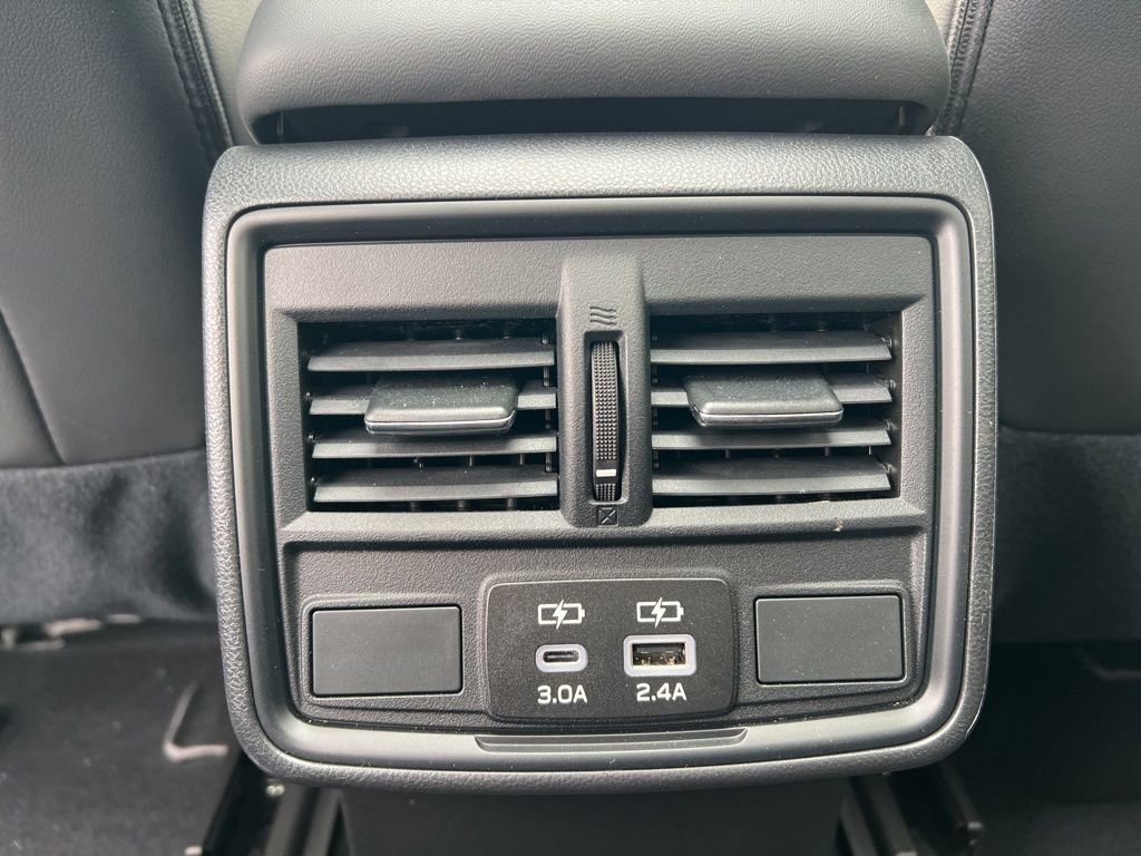 Used 2025 Subaru Forester Premium image 27