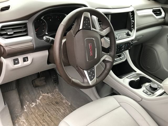 Certified 2023 GMC Acadia SLT w/ Preferred Package image 7