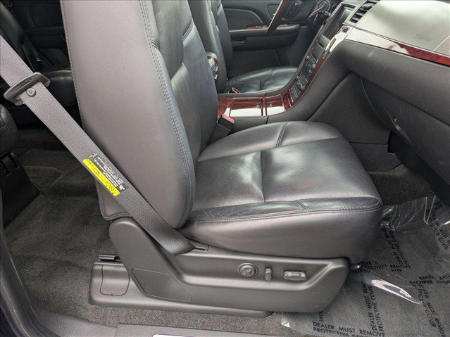 Used 2007 Cadillac Escalade AWD w/ Information Package image 24