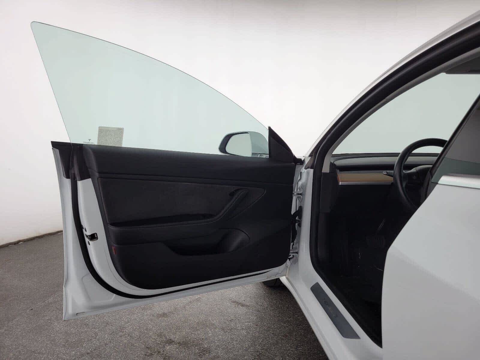 Used 2018 Tesla Model 3 Long Range RWD image 19