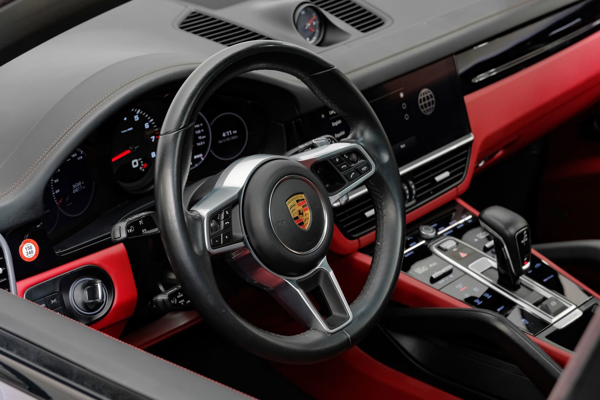 Used 2023 Porsche Cayenne Platinum Edition image 20