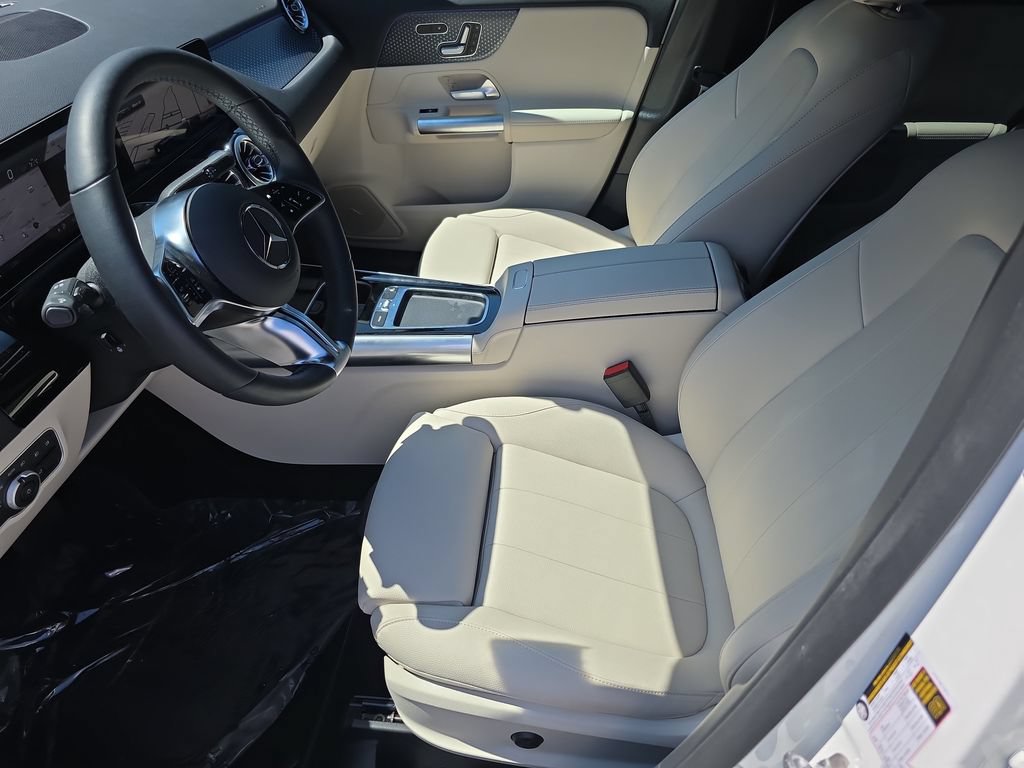 Used 2025 Mercedes-Benz GLA 250 4MATIC image 8