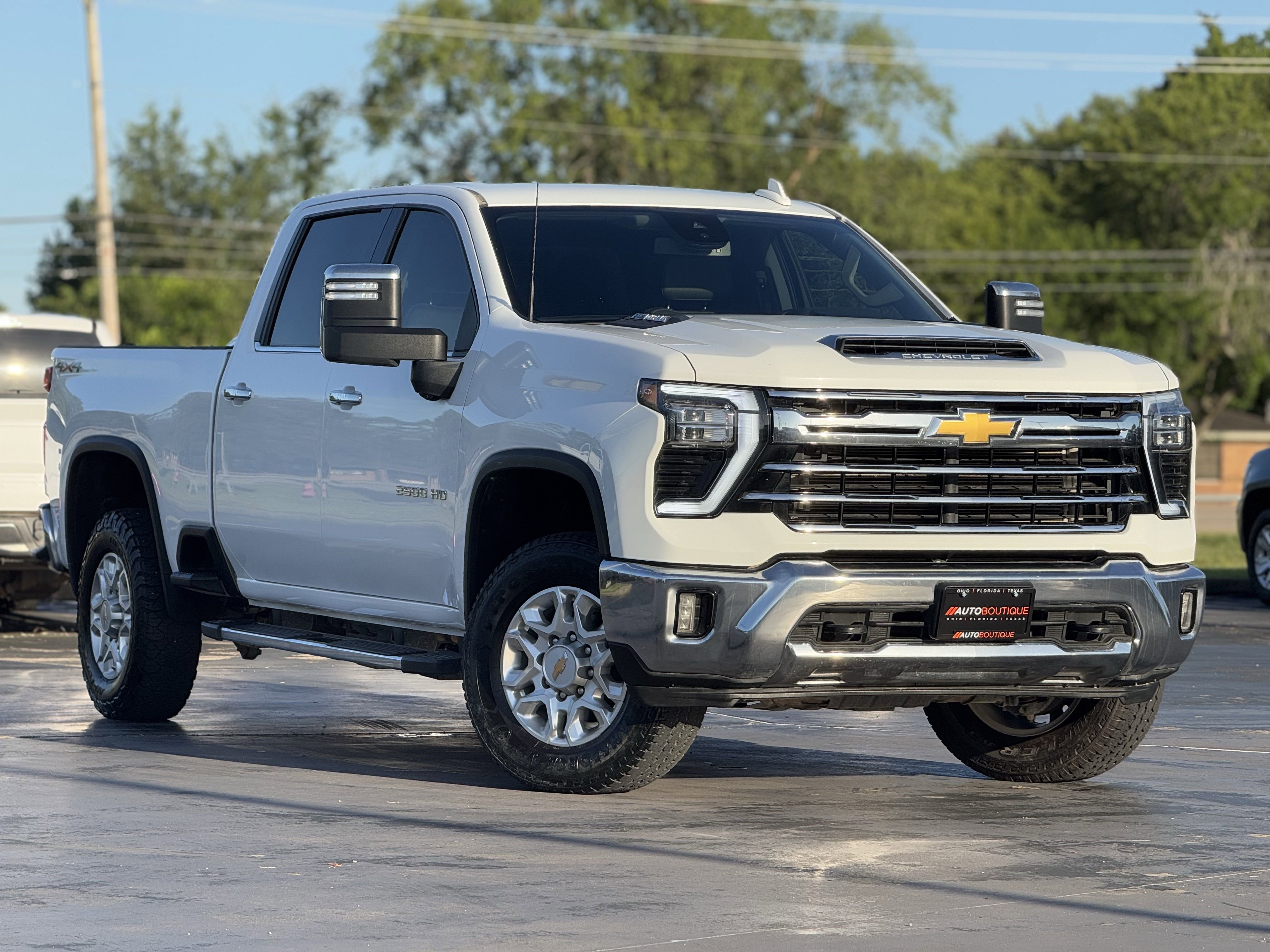 Used 2024 Chevrolet Silverado 2500 LTZ image 3