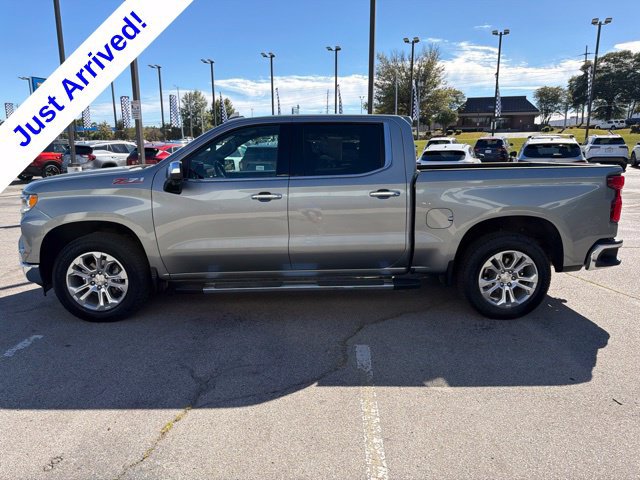 Used 2024 Chevrolet Silverado 1500 LTZ AWD/4WD image 6