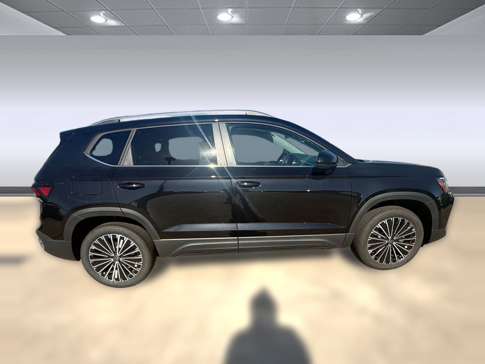 New 2026 Volkswagen Taos SE image 7