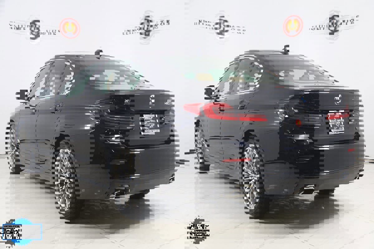 Used 2022 BMW 540i xDrive w/ M Sport Package image 4