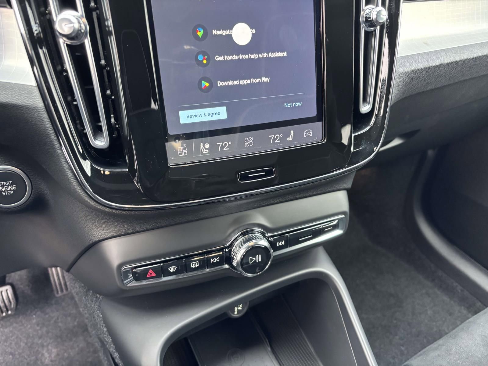 New 2026 Volvo XC40 B5 Ultra w/ Protection Package Premier image 19