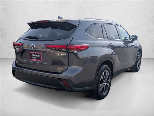 Used 2021 Toyota Highlander XLE image 5