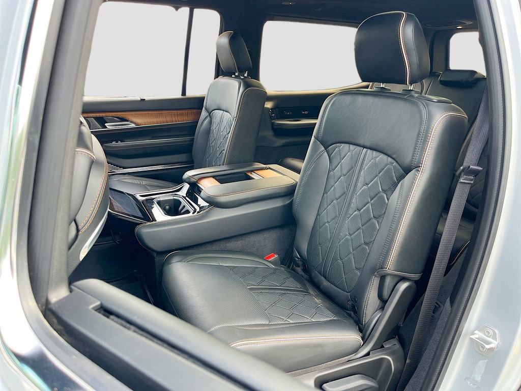 Certified 2024 Jeep Grand Wagoneer Series III AWD/4WD image 26