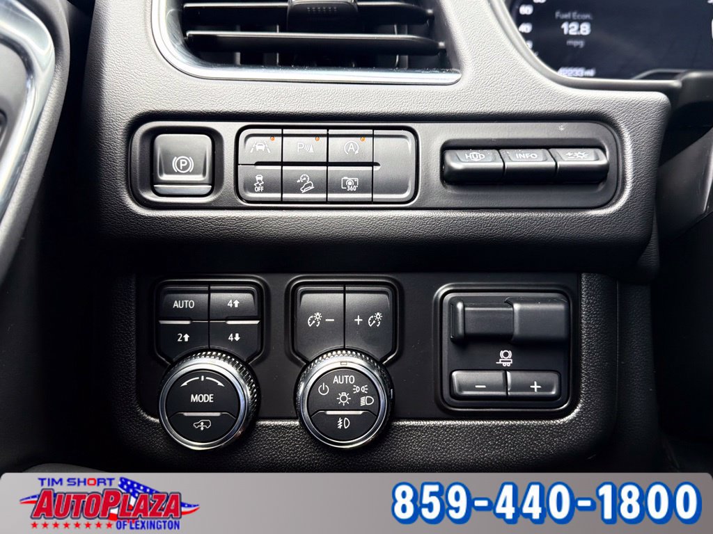 Used 2024 GMC Yukon XL AT4 w/ AT4 Premium Plus Package AWD/4WD image 23