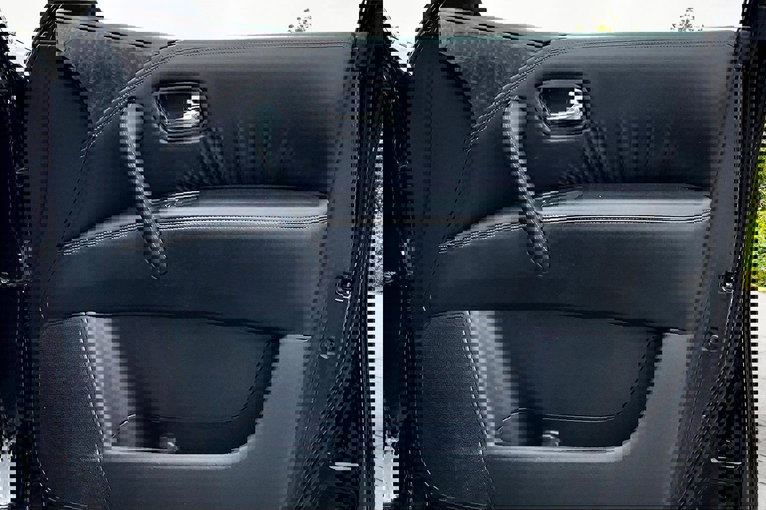 Used 2021 Nissan Armada Platinum w/ Captain's Chairs Package image 24