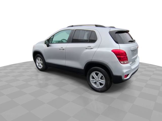 Used 2022 Chevrolet Trax LT w/ LT Convenience Package image 6
