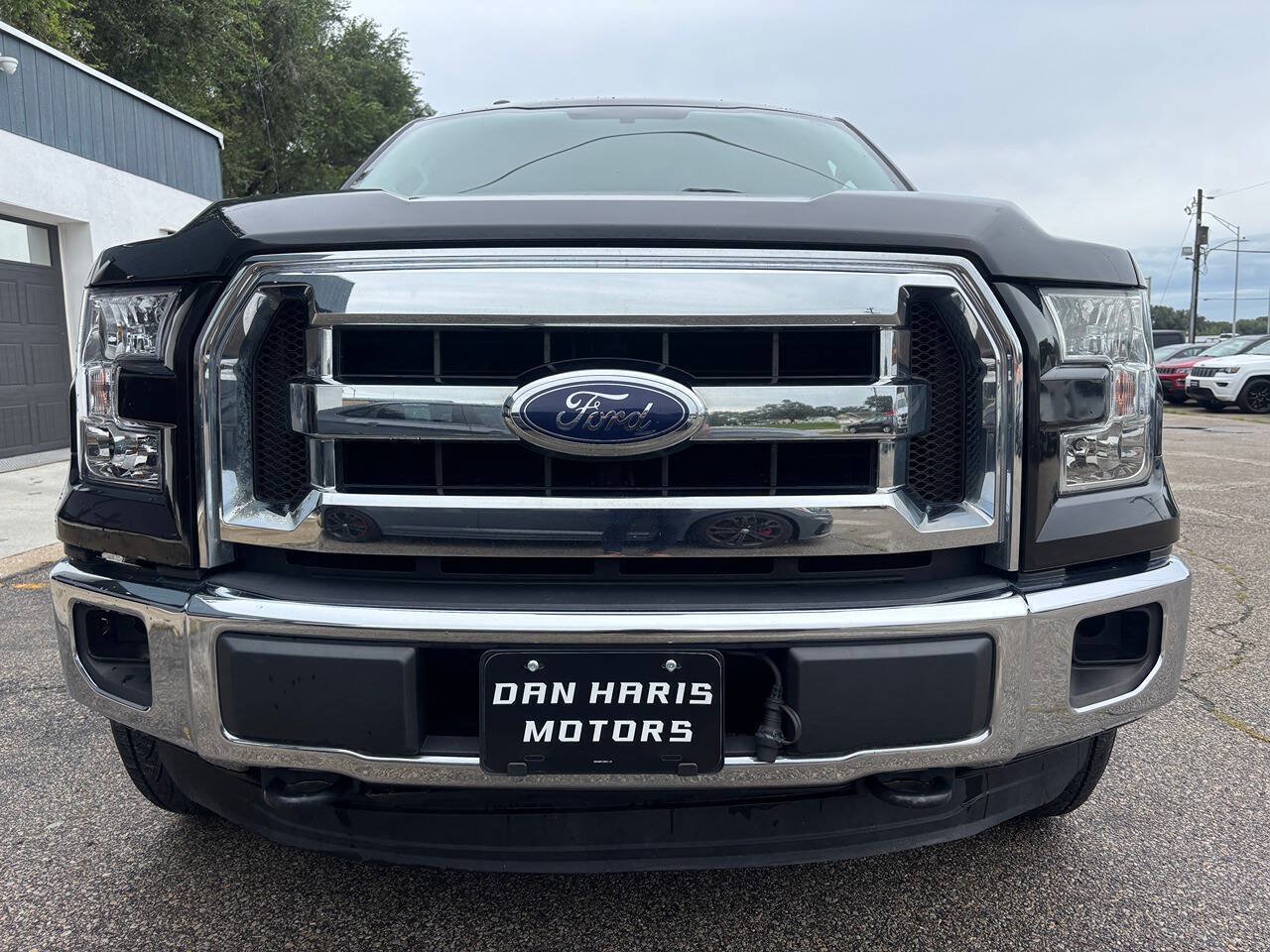 Used 2015 Ford F150 XLT AWD/4WD image 4