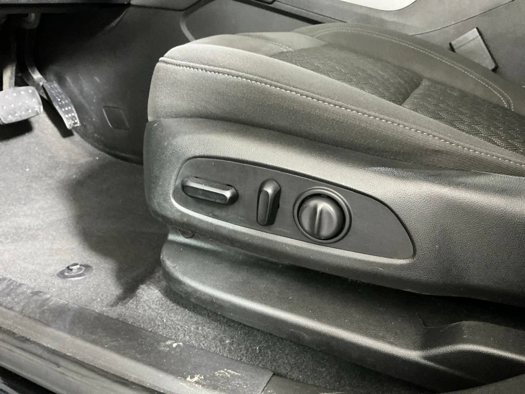 Used 2020 Chevrolet Blazer LT FWD image 19