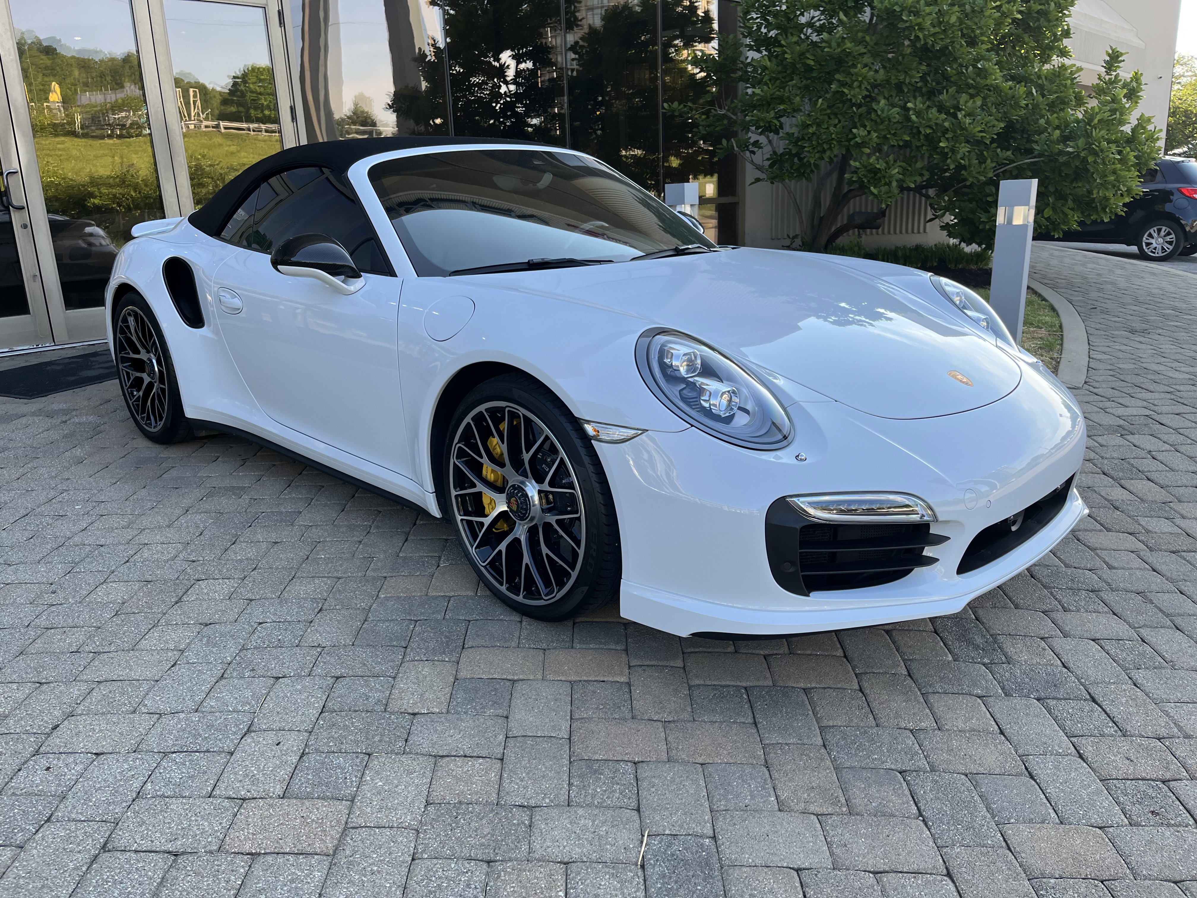 Used 2015 Porsche 911 Turbo S w/ High-end Infotainment Package AWD/4WD image 9