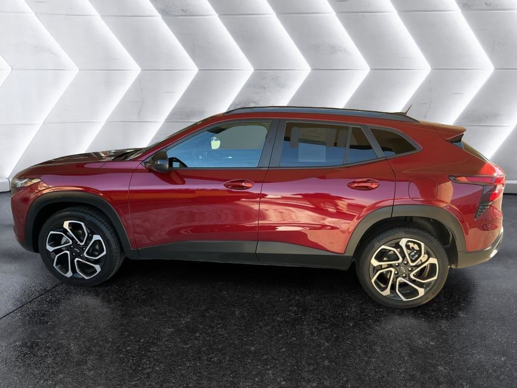 Used 2025 Chevrolet Trax RS w/ Driver Confidence Package image 8