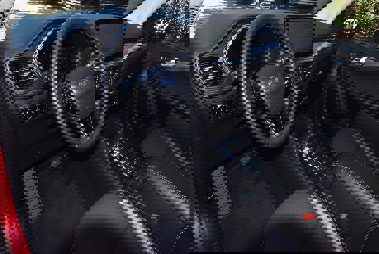 Used 2024 Ford Escape SE image 32