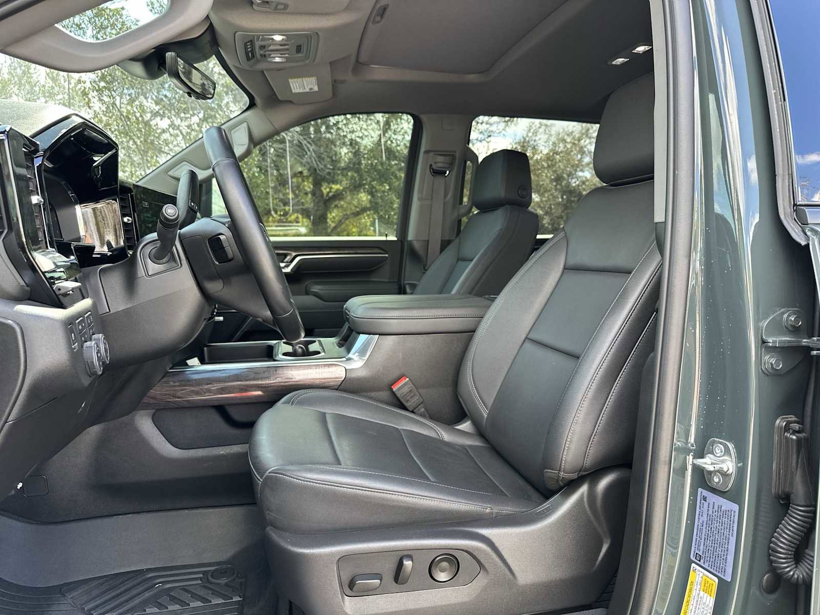 Used 2025 Chevrolet Silverado 2500 LTZ w/ Trail Boss Package image 15