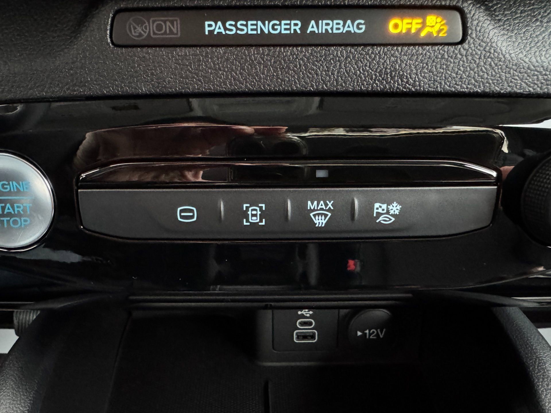 Used 2025 Ford Escape SE image 28