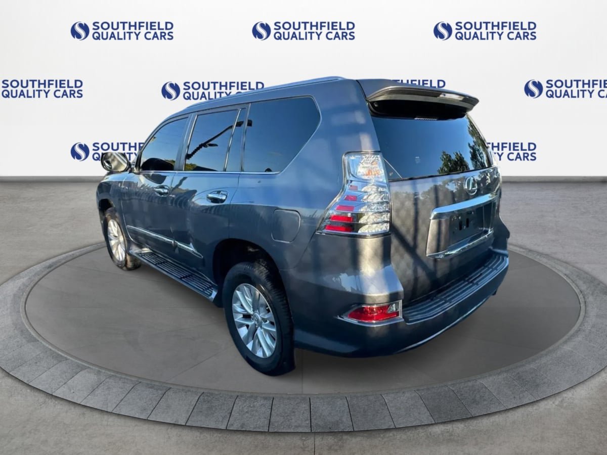 Used 2017 Lexus GX 460 Premium w/ Premium Package AWD/4WD image 4
