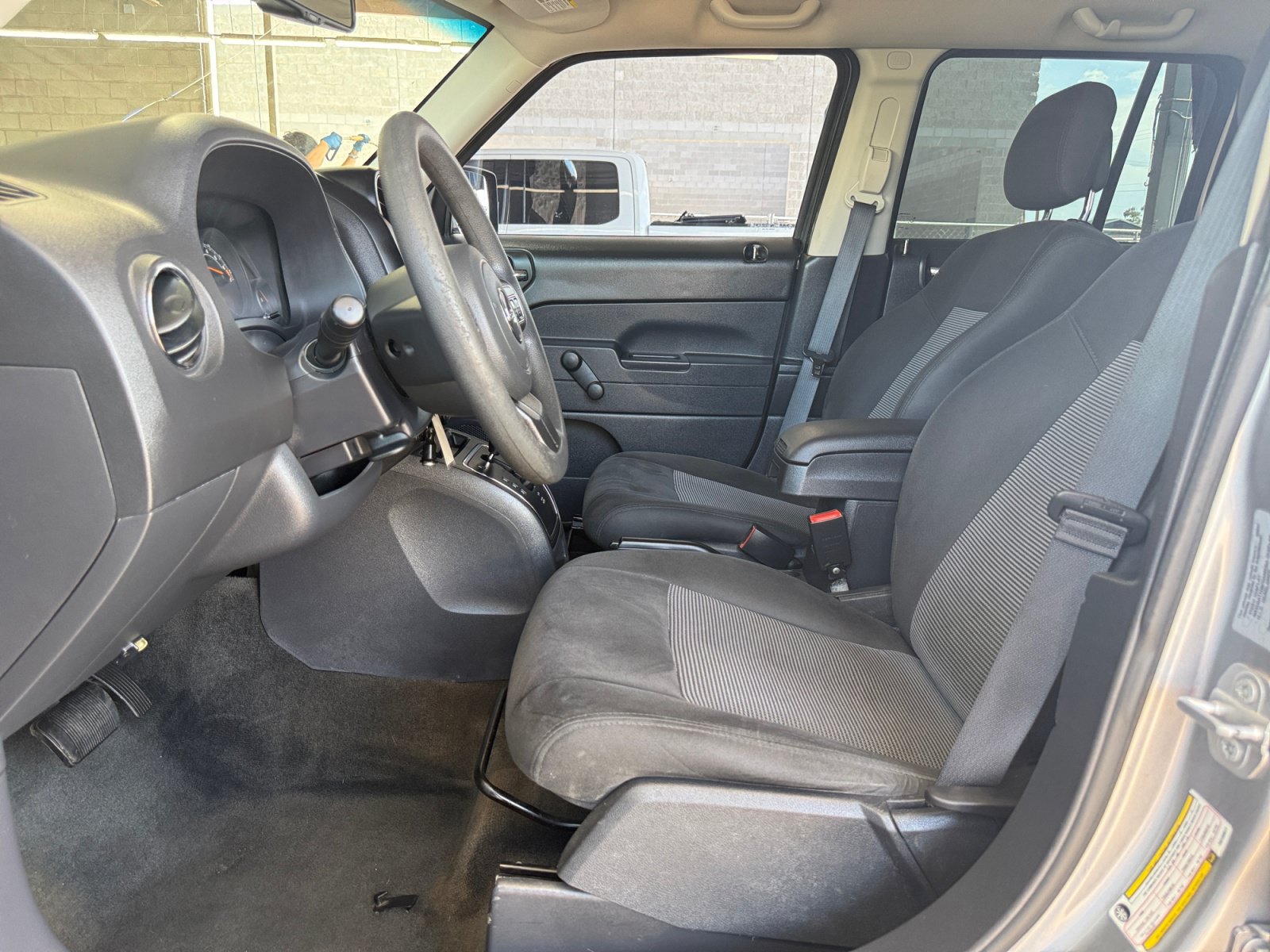Used 2017 Jeep Patriot Sport FWD image 14