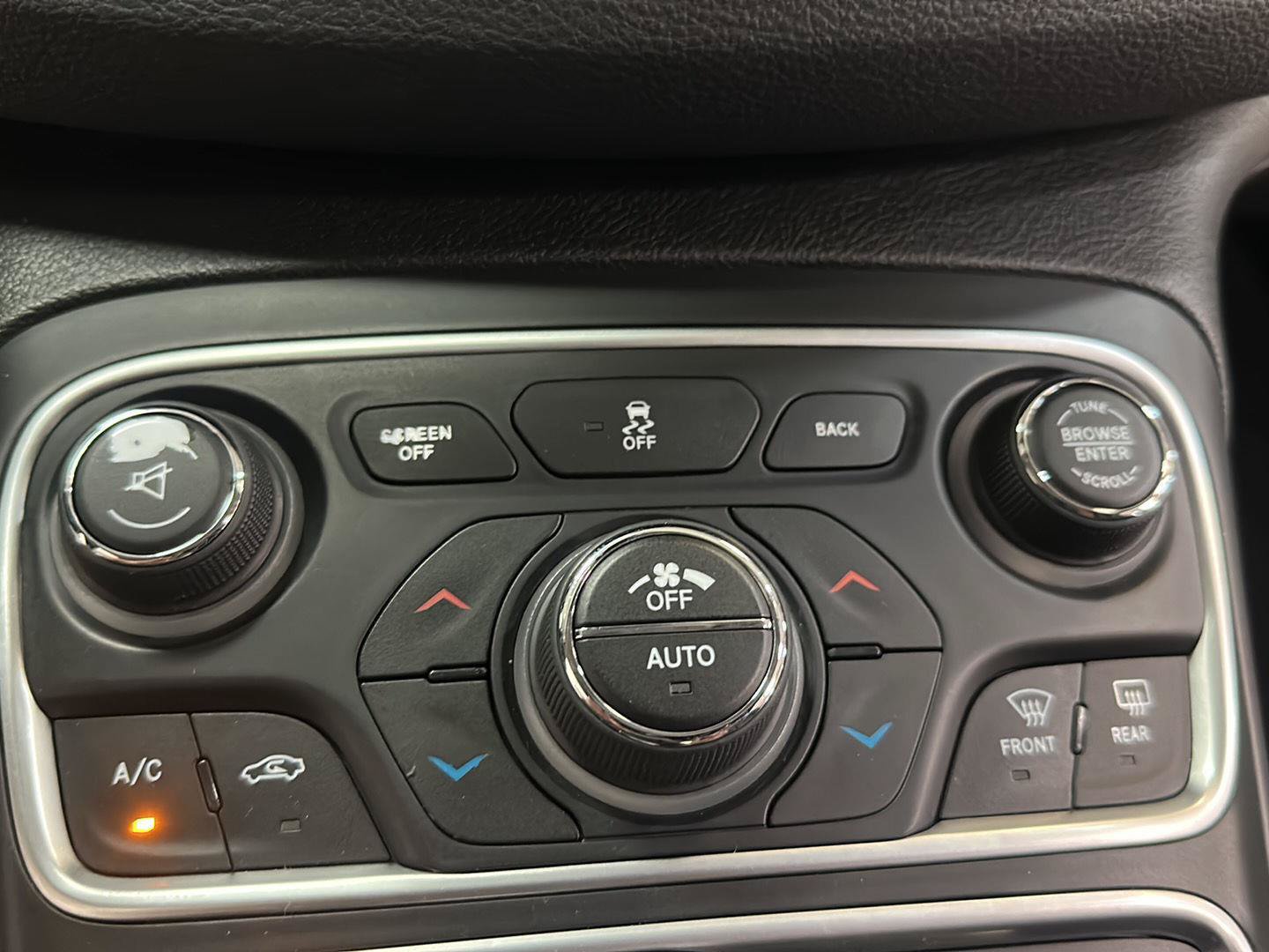 Used 2016 Chrysler 200 Limited w/ Convenience Group FWD image 23