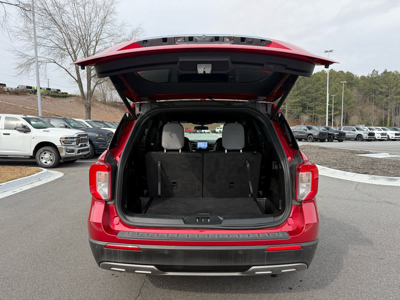 Used 2020 Ford Explorer XLT w/ Equipment Group 202A image 32