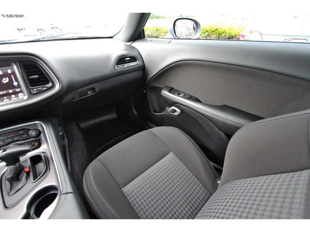 Used 2021 Dodge Challenger R/T Scat Pack RWD image 11