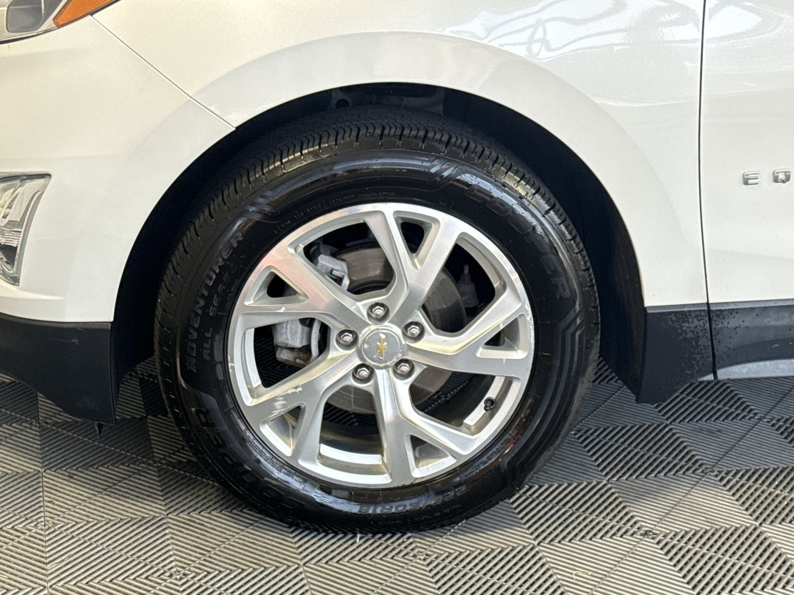 Used 2018 Chevrolet Equinox Premier FWD image 12