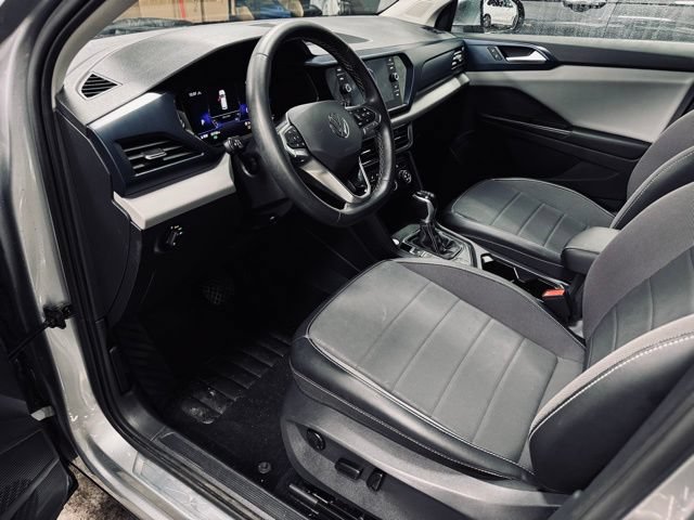 Used 2022 Volkswagen Taos SE w/ Driver Assistance Package AWD/4WD image 16