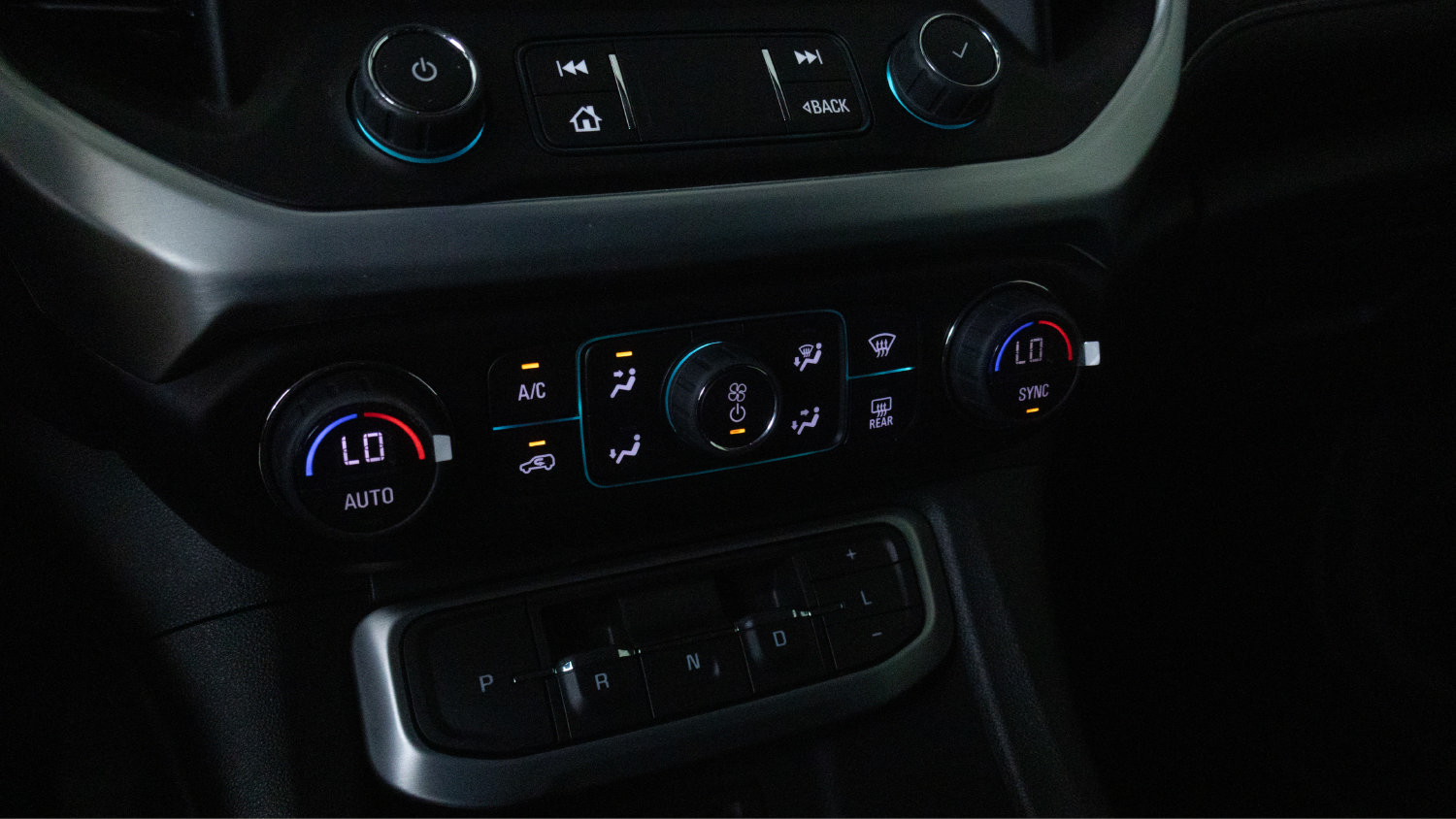 Used 2023 GMC Acadia SLT w/ Elevation Edition FWD image 14