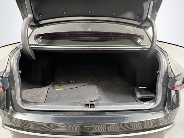 Used 2022 Lexus IS 300 300 image 31