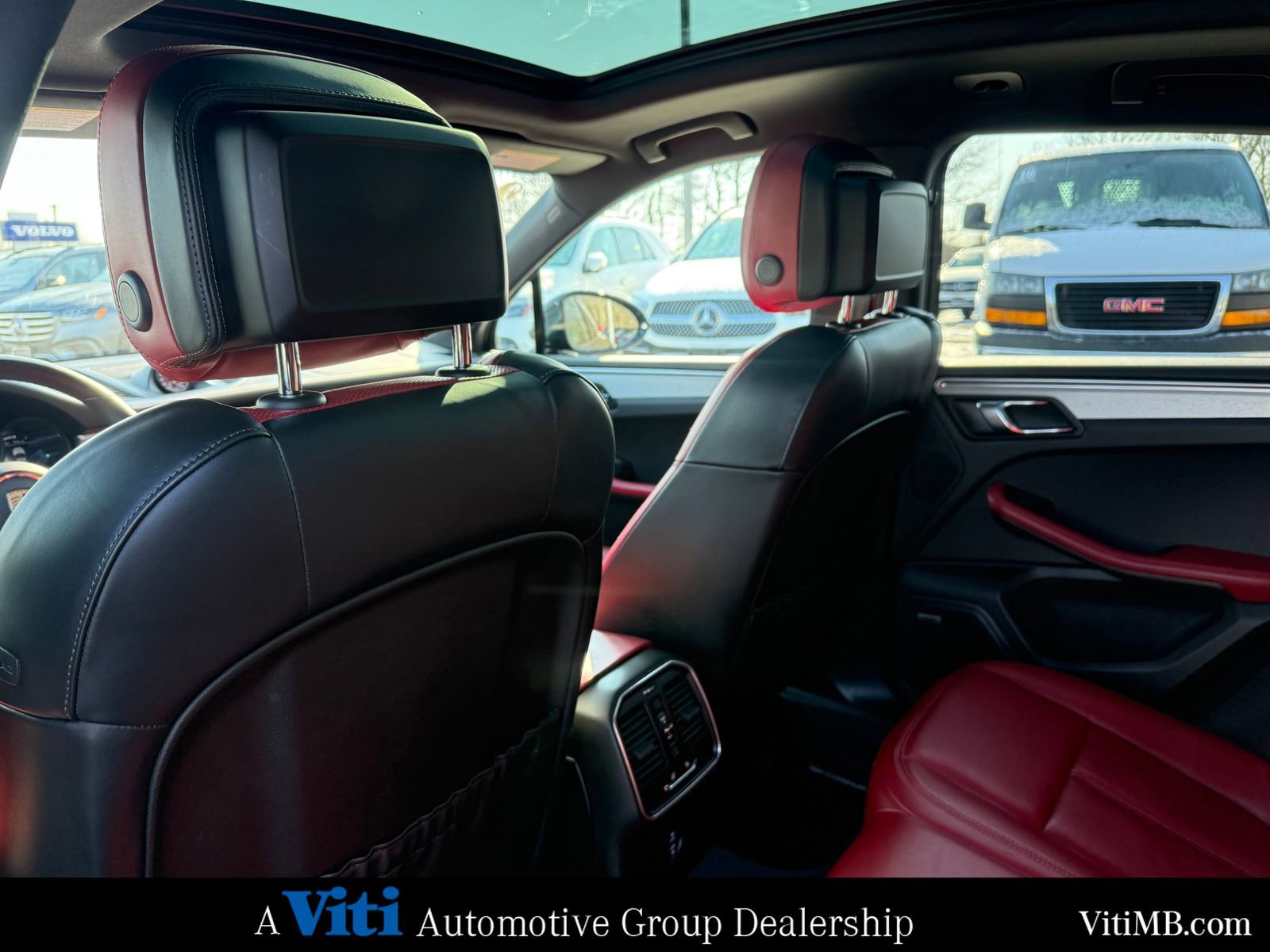 Used 2024 Porsche Macan S image 21