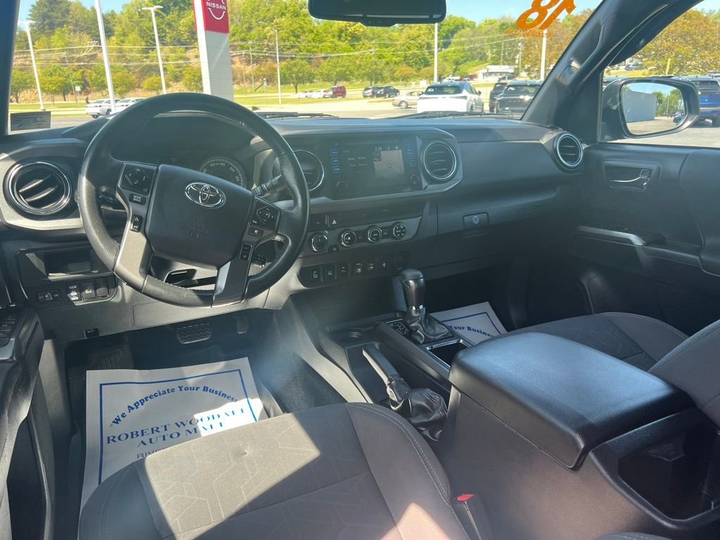 Used 2018 Toyota Tacoma TRD Sport w/ Technology Package image 10