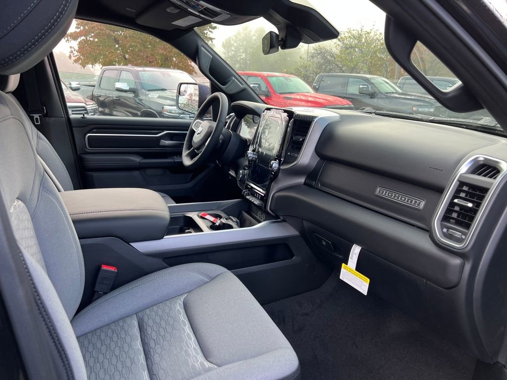 New 2026 RAM 1500 4x4 Crew Cab image 17